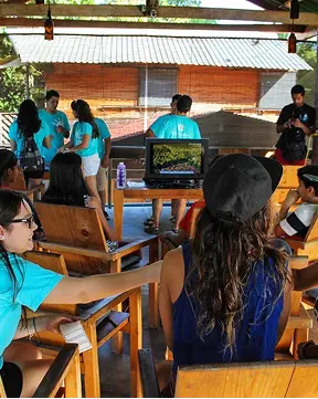 Mar de Sueños workshop with coastal youth